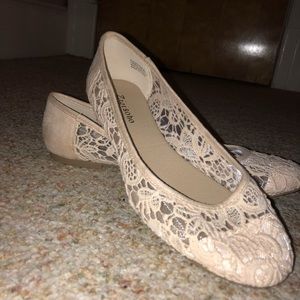 Lace flats